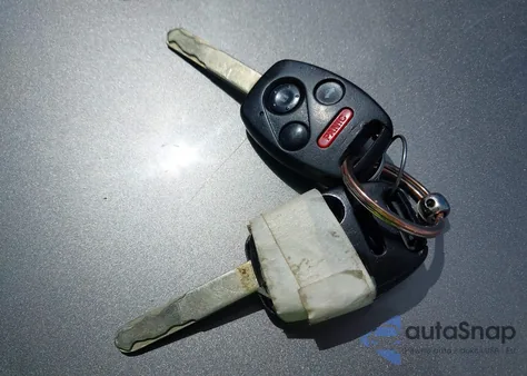 2004 Honda Accord 2.4 Lx из США, поврежденный, VIN 1HGCM563X4A117120